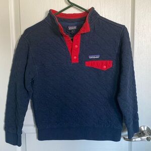 Very Stylish Patagonia Pull Over Sweater.